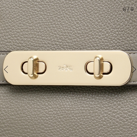 Coach Swagger - Picture 16 of 16